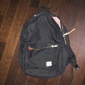 Herschel bLack backpack